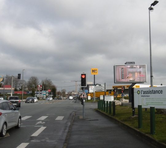 51 Route de Douai – (LEROY MERLIN) – Entrée de ville, Lesquin